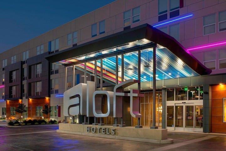 Aloft North Kansas City Bagian luar foto