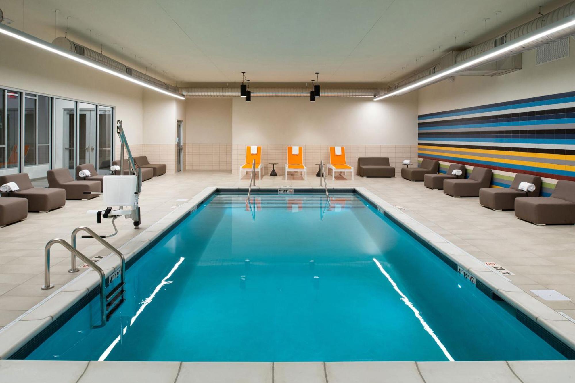Aloft North Kansas City Bagian luar foto