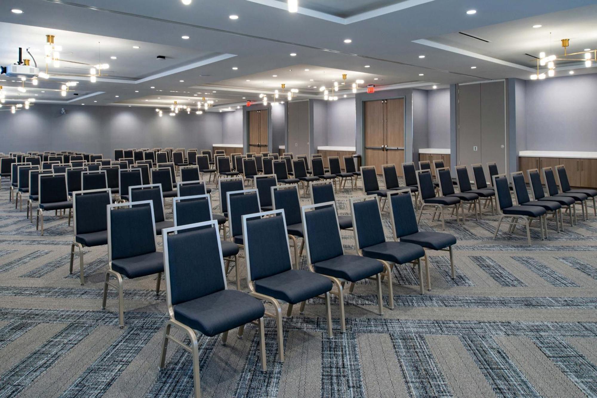 Aloft North Kansas City Bagian luar foto